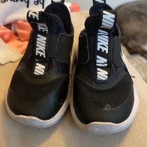 Toddler Nike flex runner shoe size 6C